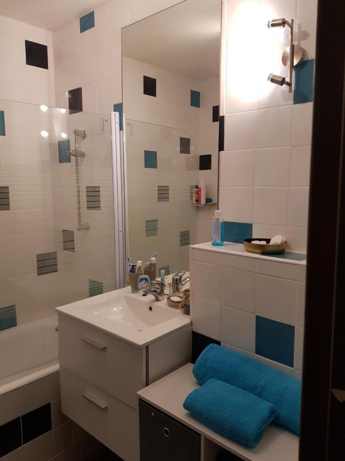 Chambre Spacieuse - Dressing - Sdb Communes - Parking Prive Nimes Luaran gambar