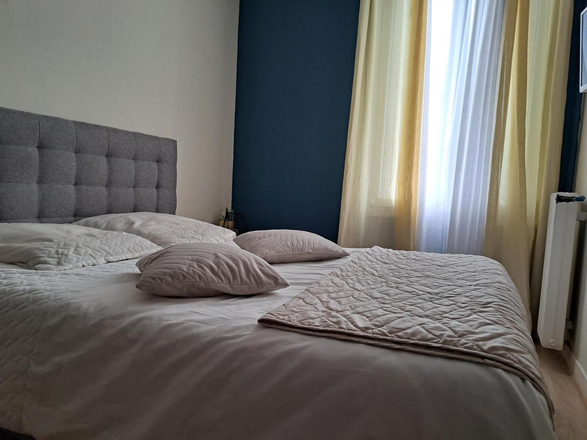Chambre Spacieuse - Dressing - Sdb Communes - Parking Prive Nimes Luaran gambar
